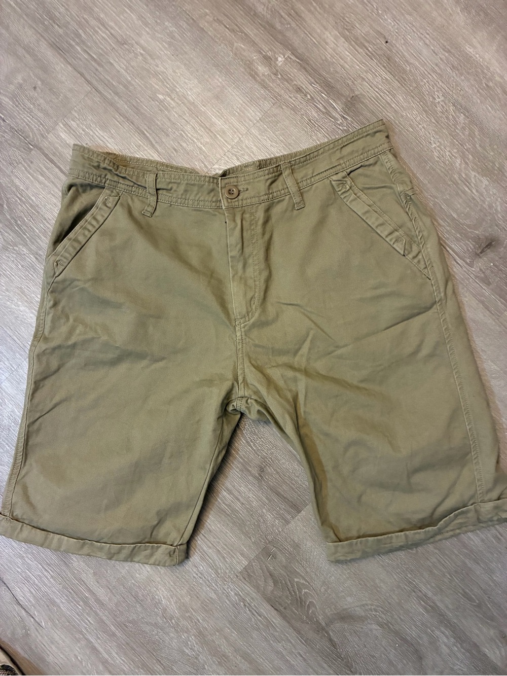 SHEIN khaki Flat Front Men's Shorts